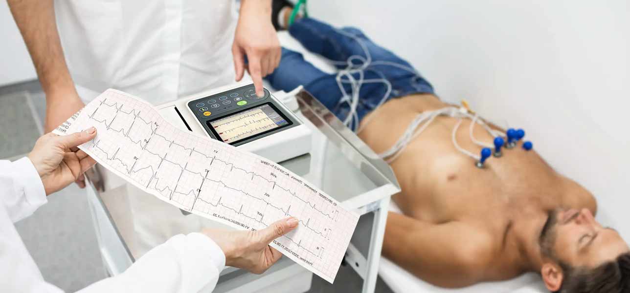 electrocardiogramas (ECG) a pacientes mayores en laboratorios medicos humanas