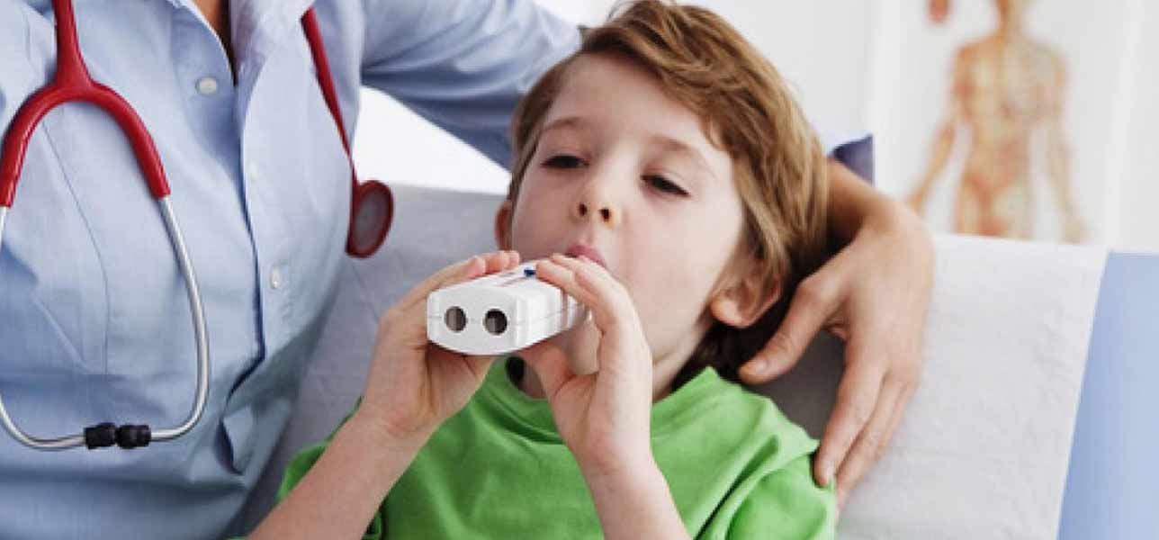 estudio y pruebas espirometricas a pacientes mayoresy niños pequeños en los laboratorios médicos humana