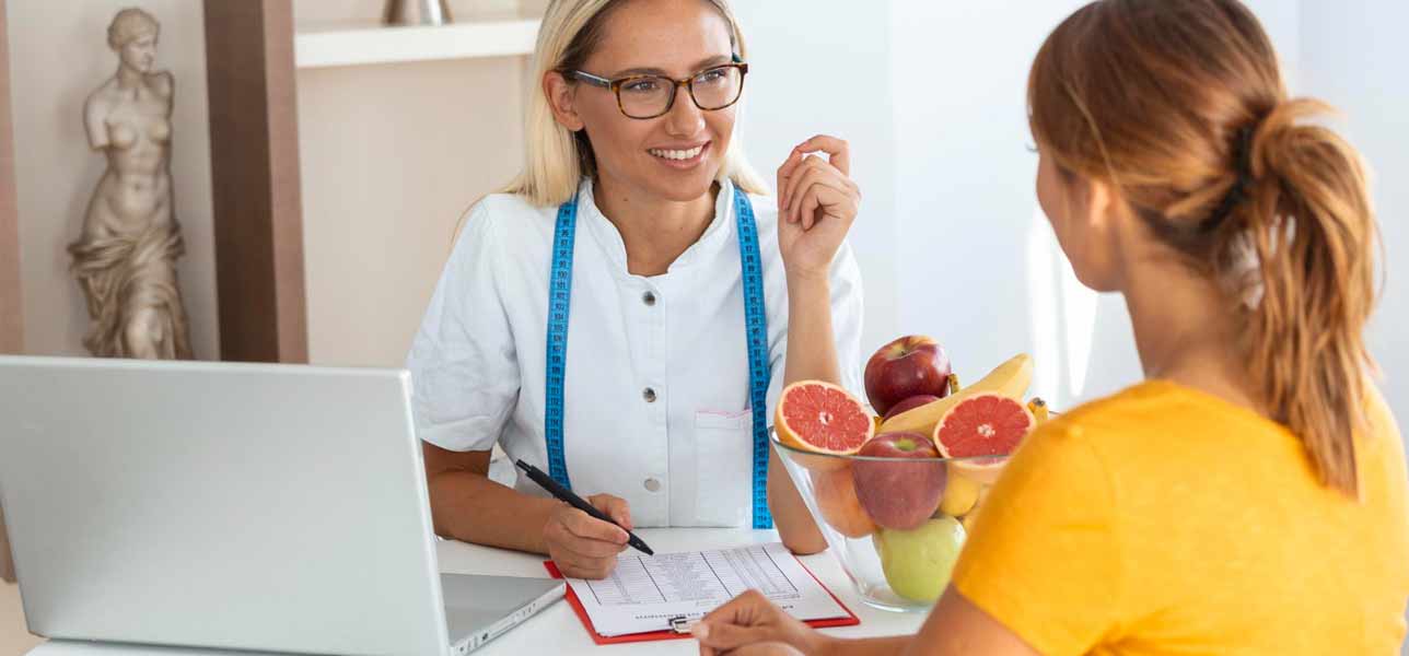 asistencia y consulta nutriologo a pacientes niños, hombres, mujeres y adultos mayores en los laboratorios médicos humana